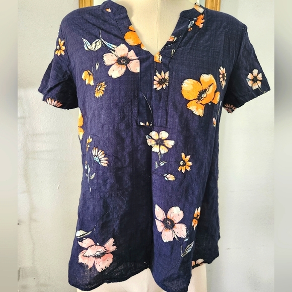 Floral Van Heusen Shirt - Picture 1 of 5